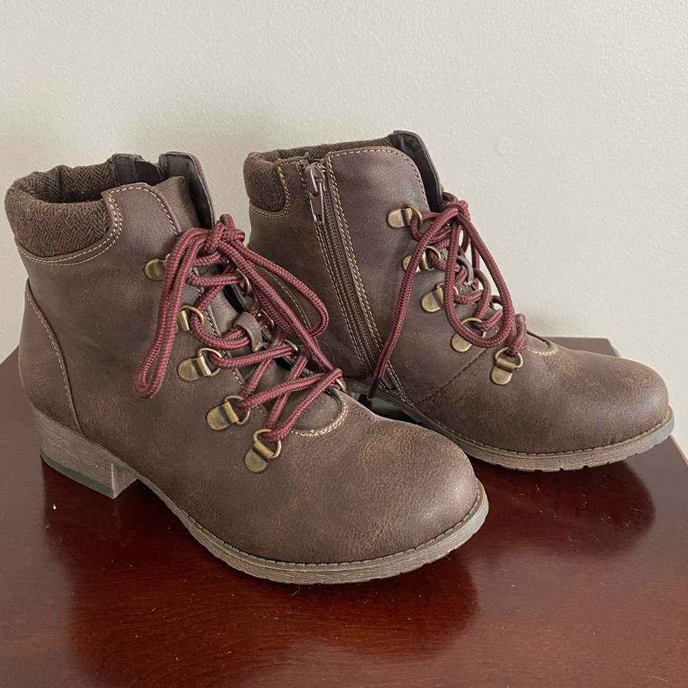 Maurice’s boots. Size 5 Never worn